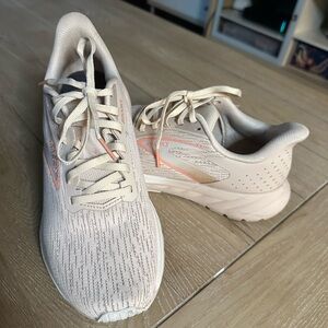 Brooks Women's Beige and Pink Sneakers